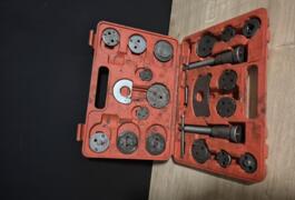 Location outil Repousse piston près de Villabé