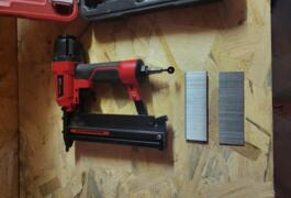 Location outil Cloueur Pneumatique Einhell près de Saint-Avé