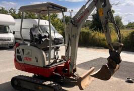 Location outil Mini pelle Avec Livraison Hitachi près de Val-de-Cognac