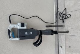 Location outil Marteau piqueur Électrique Mac allister près de Saint-Cyr-sous-Dourdan