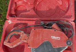 Location outil Découpeuse à disque Électrique Aeg près de Tresses