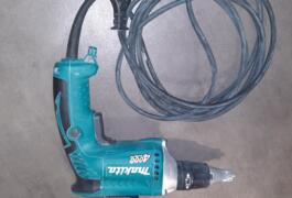 Location outil Visseuse placo Makita près de Meudon