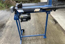 Location outil Fendeuse de buches Électrique près de La Digne-d'Amont