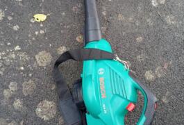 Location outil Aspirateur souffleur Électrique Bosch près de Ploufragan