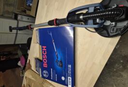 Location outil Ponceuse girafe Électrique Bosch pro près de Ouerre