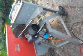 Location outil Scie a bois Aeg près de Grenade