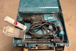 Location outil Burineur perforateur Électrique Makita près de Annecy