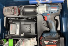 Location outil Visseuse Sans-fil Bosch pro près de Pers-Jussy