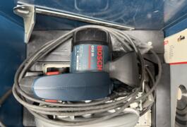 Location outil Scie circulaire Électrique Bosch pro près de Pers-Jussy