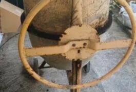 Location outil Bétonnière Thermique près de Landivisiau