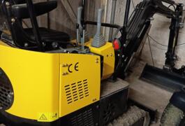 Location outil Mini pelle Avec conducteur près de Montceau-les-Mines