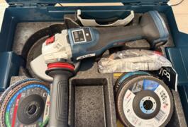 Location outil Meuleuse Sans-fil Bosch pro près de Pers-Jussy