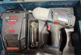 Location outil Visseuse Sans-fil Bosch pro près de Pers-Jussy