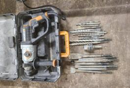 Location outil Burineur perforateur Électrique près de Estrées-sur-Noye