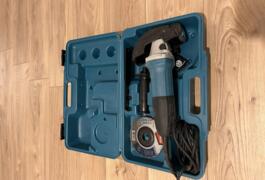 Location outil Meuleuse Électrique Makita près de Troarn