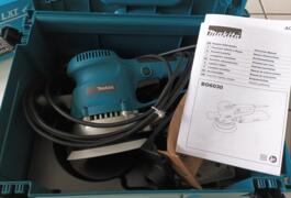 Location outil Ponceuse Électrique Makita près de Talence