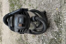 Location outil Aspirateur eau poussière Électrique Mac allister près de Six-Fours-les-Plages