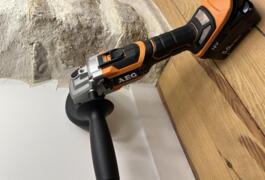 Location outil Meuleuse Sans-fil Aeg près de Vannes