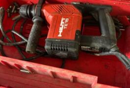 Location outil Perceuse Électrique Hilti près de Bois-d'Arcy