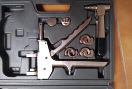 Location outil Pince à sertir près de Saint-Avertin