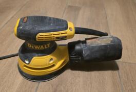 Location outil Ponceuse Électrique Dewalt près de Claye-Souilly