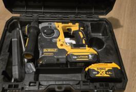 Location outil Burineur perforateur Électrique Dewalt près de Claye-Souilly