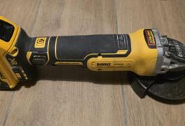 Location outil Meuleuse Sans-fil Dewalt près de Claye-Souilly