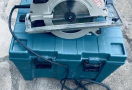 Location outil Scie circulaire Électrique Makita près de Chelles