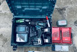 Location outil Perceuse Électrique Makita près de Chelles