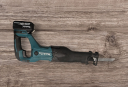 Location outil Scie sauteuse Sans-fil Makita près de Le Val-Saint-Germain