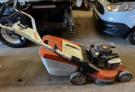 Location outil Tondeuse Thermique Aeg près de Champlan