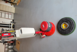 Location outil Autolaveuse Électrique Black et decker près de Saint-Priest-en-Jarez