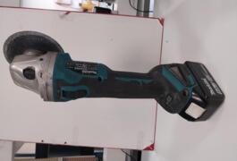 Location outil Meuleuse Sans-fil Makita près de Montigny-le-Bretonneux