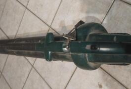 Location outil Aspirateur de feuille près de Saint-Génis-des-Fontaines