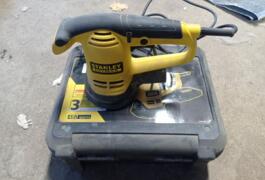 Location outil Ponceuse Électrique Stanley près de Sonzay