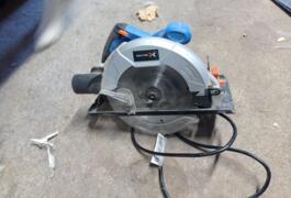 Location outil Scie circulaire Électrique Dexter près de Sonzay