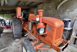 Location outil Tracteur Renault près de Nantes