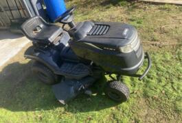 Location outil Tondeuse autoportée Thermique près de Gourbera