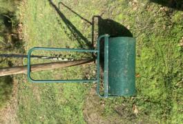 Location outil Rouleau à gazon près de Gourbera