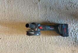 Location outil Meuleuse Électrique Bosch près de Pey