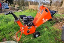 Location outil Broyeur de végetaux Thermique près de Beynes