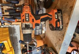 Location outil Perceuse Sans-fil Aeg près de Les Angles