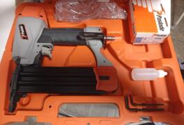 Location outil Cloueur Pneumatique Spit près de Ploufragan