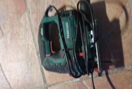 Location outil Scie sauteuse Filaire près de Éragny-sur-Epte