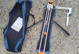 Location outil Coupe carreaux Manuel Dexter près de Mehun-sur-Yèvre