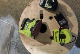 Location outil Ponceuse Ryobi près de Mesnard-la-Barotière