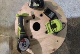 Location outil Meuleuse Ryobi près de Mesnard-la-Barotière