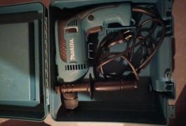 Location outil Perceuse Électrique Makita près de Le Thuit de l'Oison