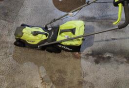 Location outil Tondeuse Ryobi près de Mesnard-la-Barotière