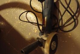 Location outil Meuleuse Électrique Bosch près de Le Thuit de l'Oison